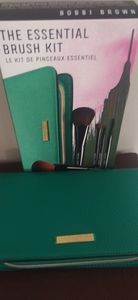 Bobbi Brown Essential Brush kit